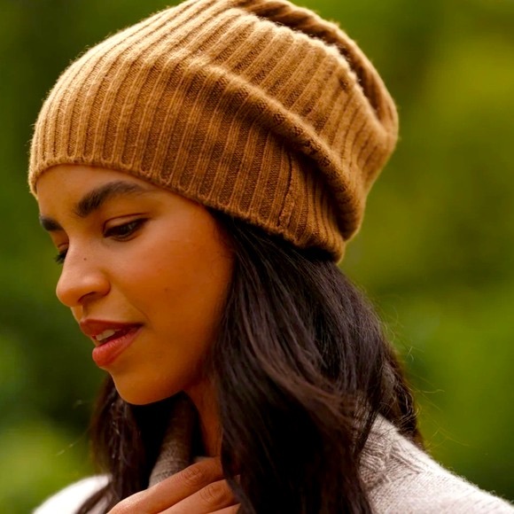 Jenni Kayne Accessories - NWT Jenni Kayne cashmere beanie in RUST
